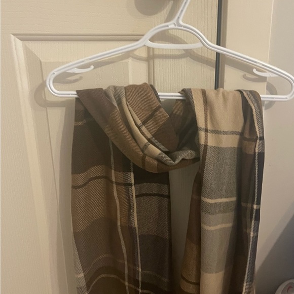 SHEIN dazzy scarf - Picture 1 of 2